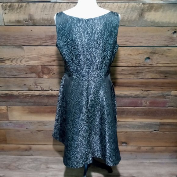 Jones Wear Womens Size 10 Dress  Fit and Flare above the Knee Pockets - Picture 2 of 9